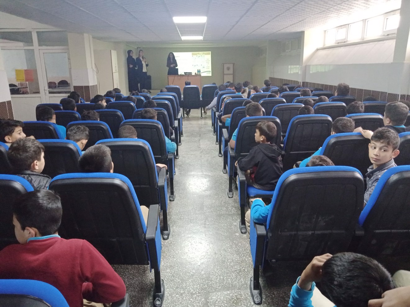 OKUL ÇAĞI ÇOCUKLARINDA SAĞLIKLI BESLENME ETKİNLİĞİ YAPILDI
